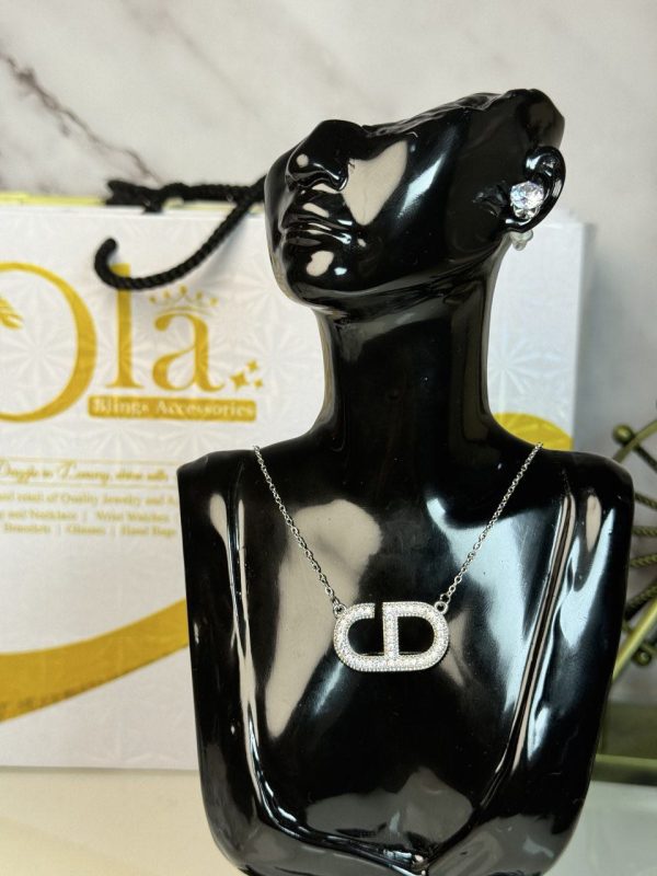 28OBA048